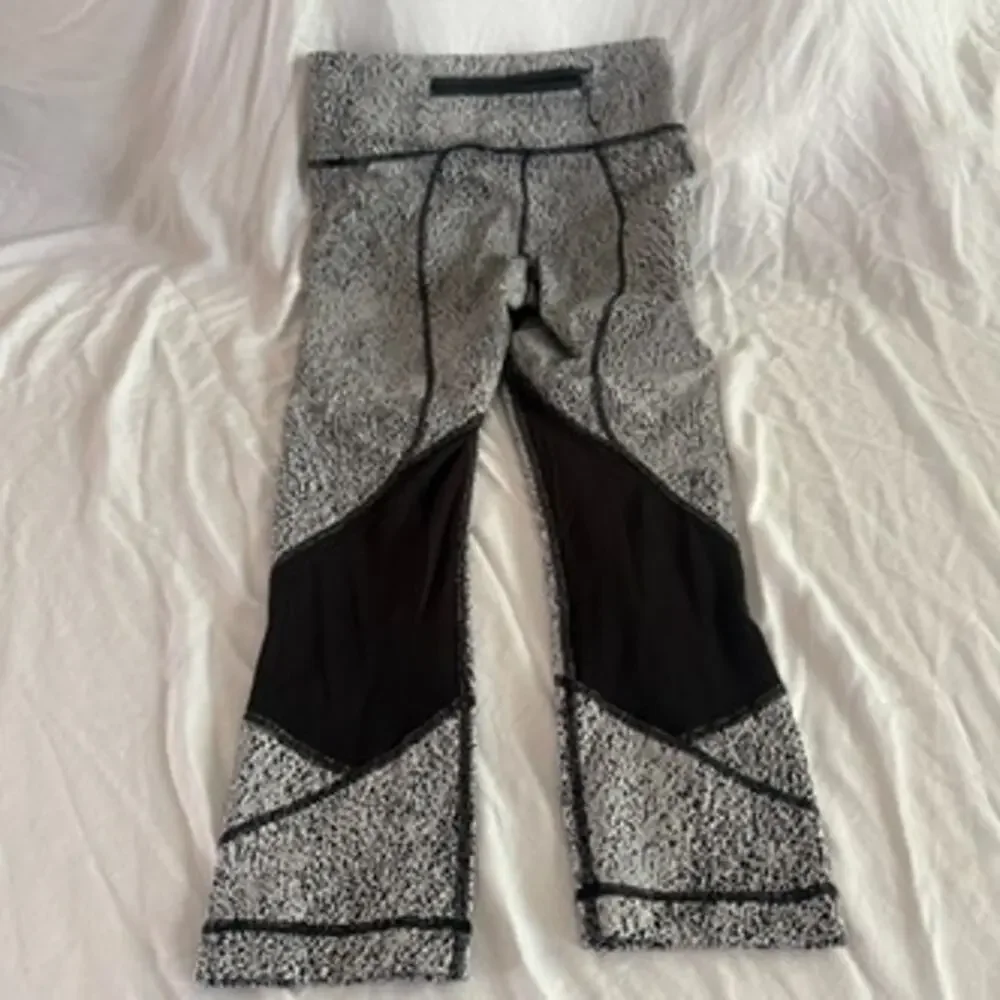 Lululemon mesh leggings size 4